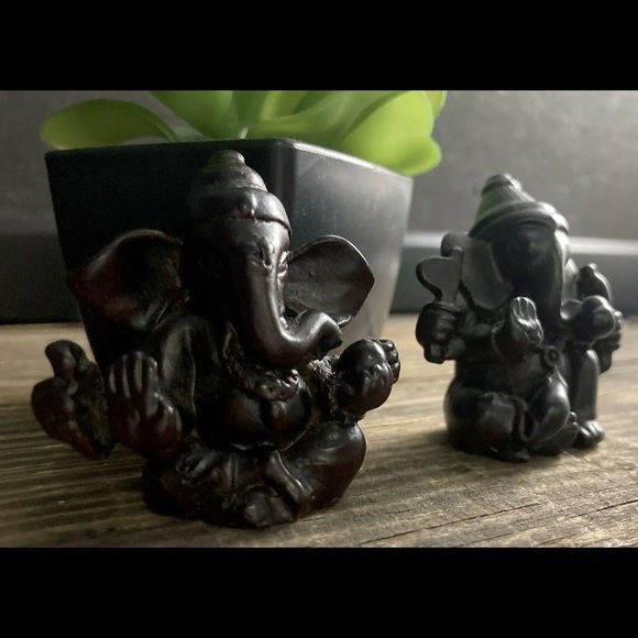 2 Ganesha Ganesh Figurines Small Statues Hindu Elephant God Remover of Obstacles - Picture 3 of 6